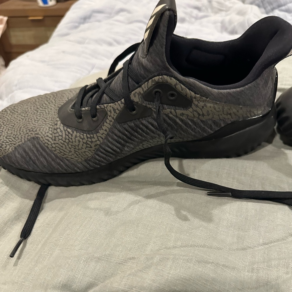 Adidas Alpha Bounce 2
